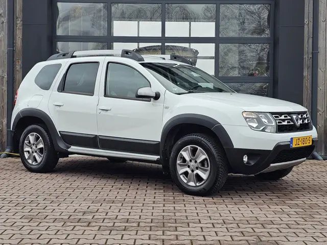 Dacia Duster 1.2 TCe 4x2 Lauréate | Airco | Cruise | Trekhaak | All-seasons | PDC |