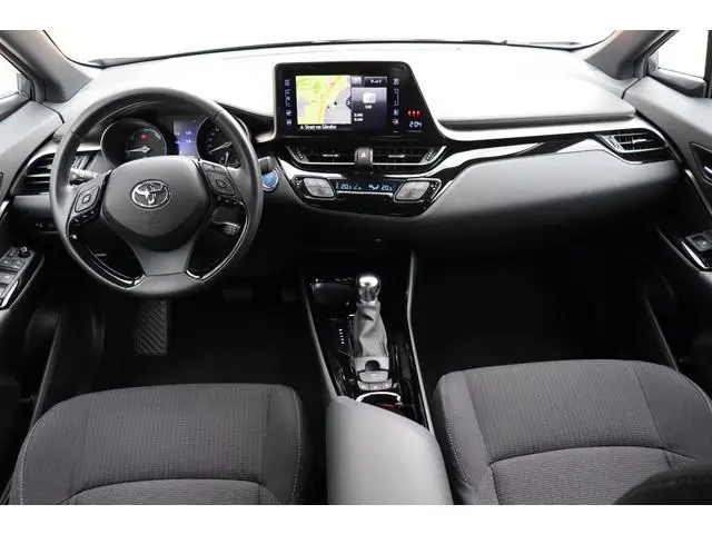 Toyota C-HR 1.8 Hybrid Dynamic, Trekhaak, Stoelverwarming 1e eigenaar , Navigatie