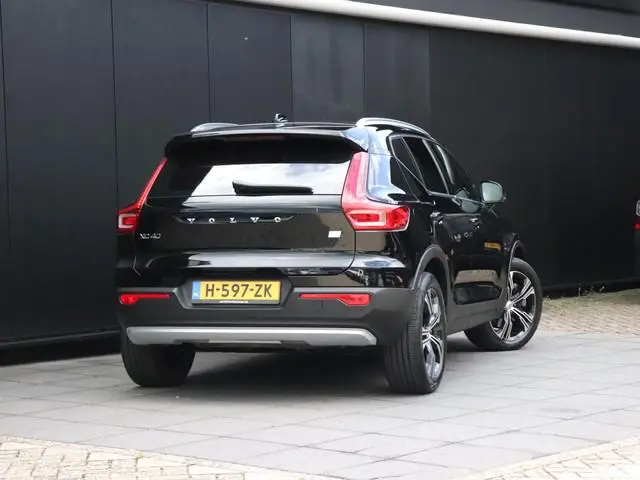 Volvo XC40 1.5 T5 Recharge Business Pro | CAMERA | TREKHAAK | STOEL/STUURVERW. | CRUISE | NAVI |