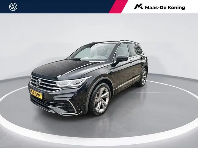 Volkswagen Tiguan 1.4TSIeHybrid 180kW/245PK R-Line Business · Panoramadak · Trekhaak · Apple/Android...