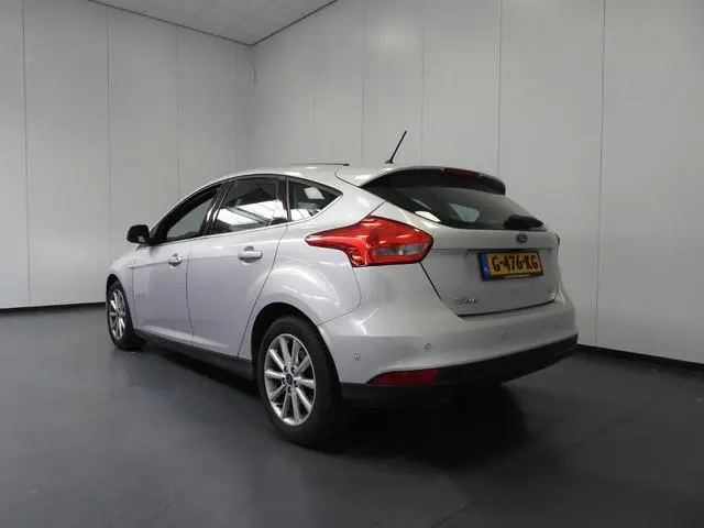 Ford Focus 1.0 EcoBoost Titanium NAVI/CLIMA/CRUISE/PDC/16"LMV!