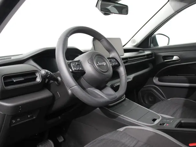 Jeep Avenger Longitude 54 kWh Automaat | Navigatie | Apple Carplay/ Android Auto | Parkeersensor ach...