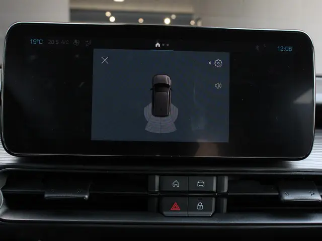 Jeep Avenger Longitude 54 kWh Automaat | Navigatie | Apple Carplay/ Android Auto | Parkeersensor ach...