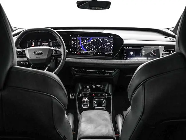 Audi Q6 Sportback e-tron S edition performance 306pk 100 kWh · SOH 97,8% · Panoramadak · Wegklapbare...