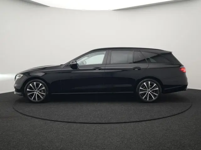 Mercedes-Benz E-klasse Estate 300e Avantgarde PHEV 320pk Dealer O.H | Widescreen | Sfeerverlichting...
