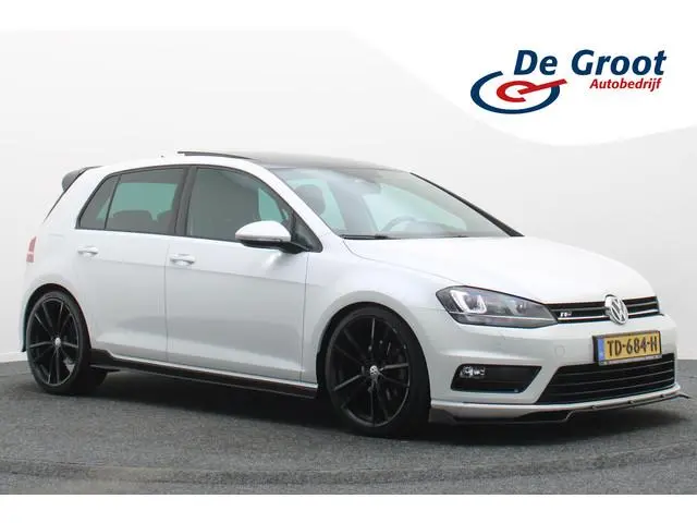 Volkswagen Golf 1.4 TSI DSG R-Line Panoramadak, Sportstoelen, Stoelverwarming, Camera, Apple Carplay...