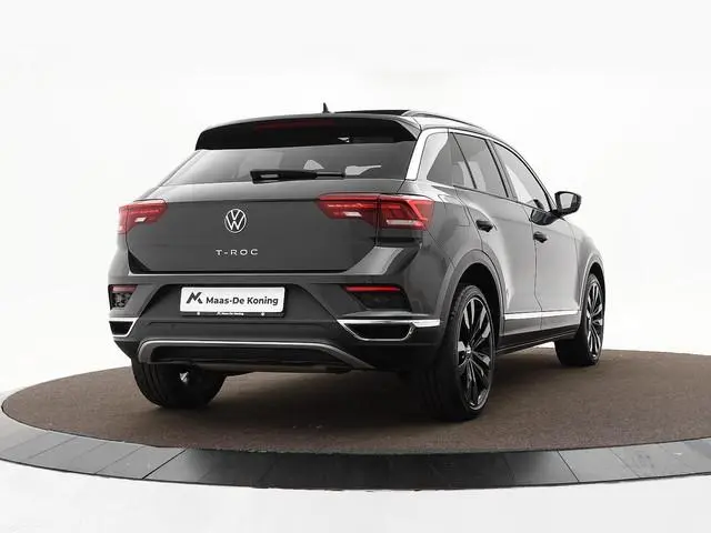 Volkswagen T-Roc 1.5 TSI Sport Business R · Panoramadak · Camera · Standkachel · Stoelverwarming · N...