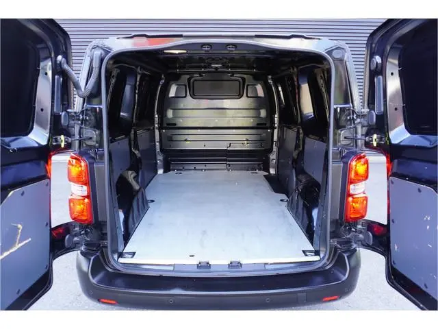 Opel Vivaro 102pk L2H1 Navigatie Camera Apple Carplay Crusie control Parkeersensoren 3-zits