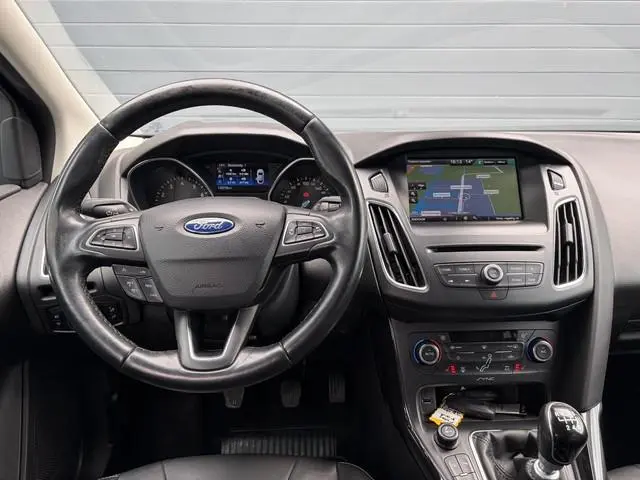 Ford Focus Wagon 1.5 Titanium Edition 1e Eigenaar,150pk,Navi,Camera,6 Bak,Stoelverw,Stuurverw,Leder,...
