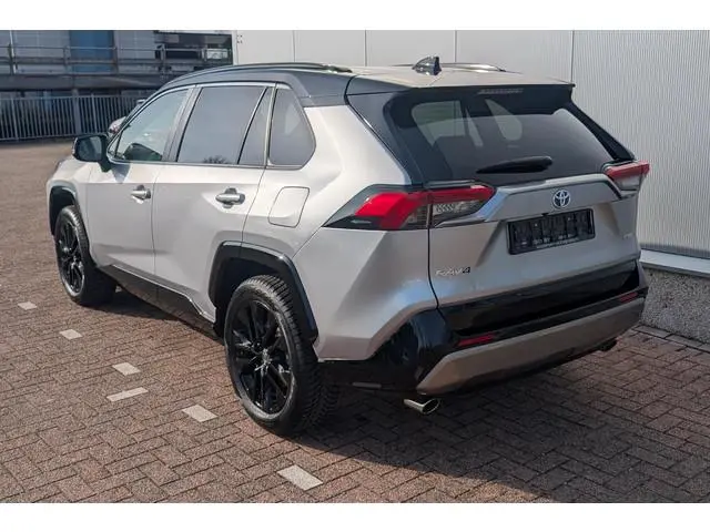 Toyota RAV4 AWD Bi-tone Stoel- & Stuurwielverwarming, Parkeersensoren rondom, Elektr. verstelbare be...