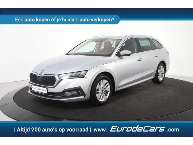 ŠKODA Octavia Combi e-TSI Ambition DSG *1ste eigenaar*Navigatie*Stoelverwarming*Trekhaak*