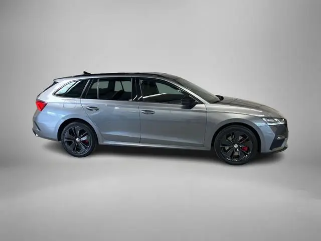 Skoda Octavia 1.4TSI 180kW/245PK iV PHEV RS · Navigatie · Canton Audio · Apple/Android Car Play · Le...