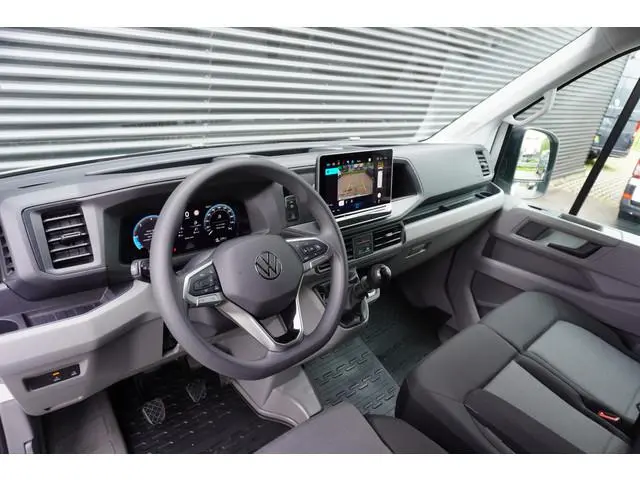 Volkswagen Crafter 180pk L4H3/L3H2 Facelift Dubbele cabine Trekhaak Digitaal Dashboard LED Airco Cam...