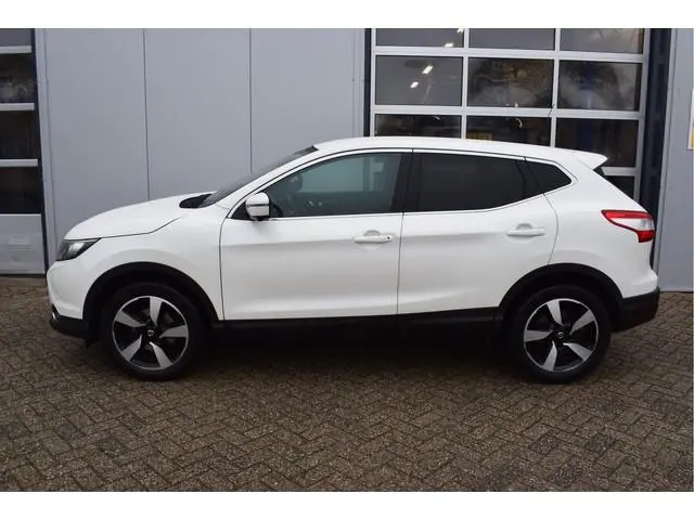Nissan Qashqai 1.2 N-Connecta | Trekhaak | 360° camera | Navi