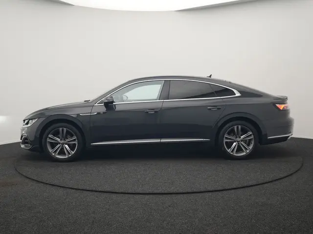 Volkswagen Arteon 1.4 TSI eHybrid R-Line Plug In Hybrid 218pk Dealer O.H. PHEV | Lederen Sportstoele...