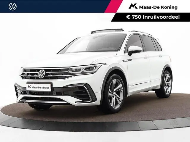 Volkswagen Tiguan 1.5 TSI 150pk DSG R-Line Business+ · Leder · Panoramadak · Apple/Android Car Play...