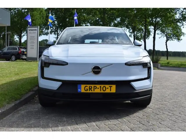 Volvo EX30 Extended Range 272PK Core 69 kWh | All season | Stoelverwarming | Stuurverwarming | ACC |...