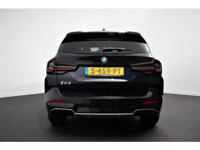 BMW iX3 Executive M-Sport 80 kWh Leder Panoramisch Schuif-Kantel dak Camera Elektrisch bedienbare ac...