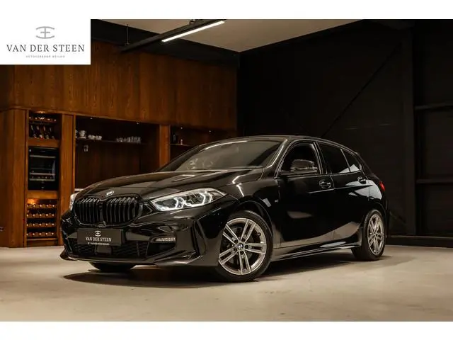 BMW 1-serie 118i M Sport | Stuurwielverwarming