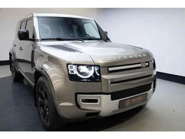 Land Rover Defender 110 2.0 P400e 110 XS Edition | Panoramadak | Trekhaak | SOH 91.7% |