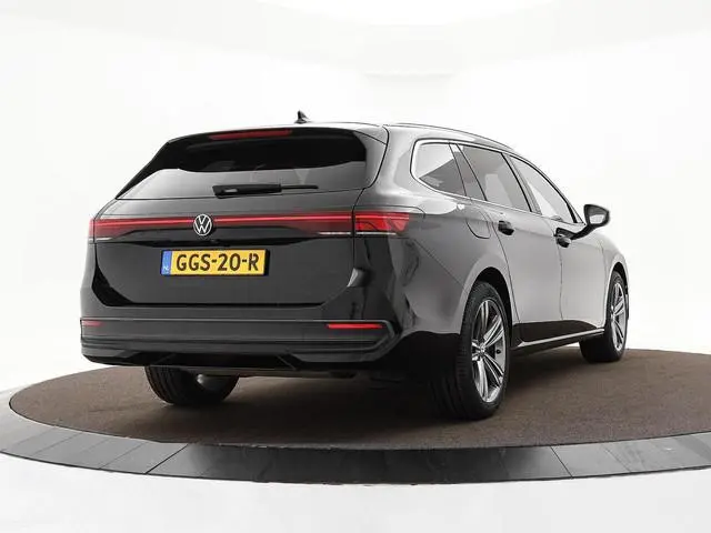 Volkswagen Passat Variant 1.5 eHybrid 204pk PHEV DSG Business · Camera · Elek. Voorstoelen + Massage...