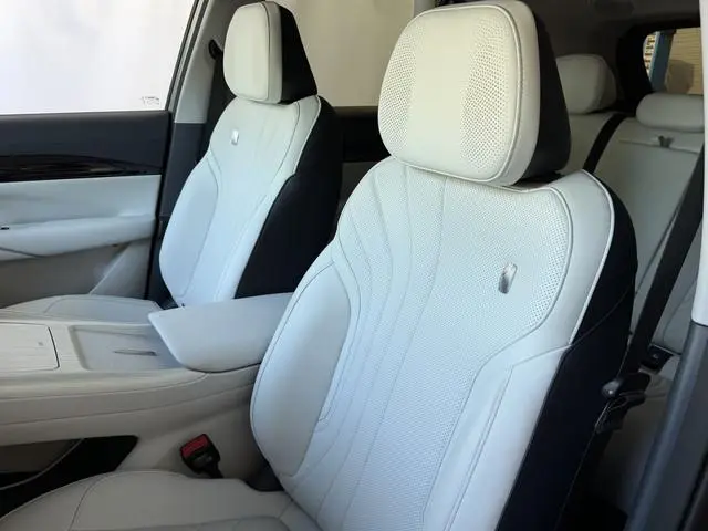Geely E5