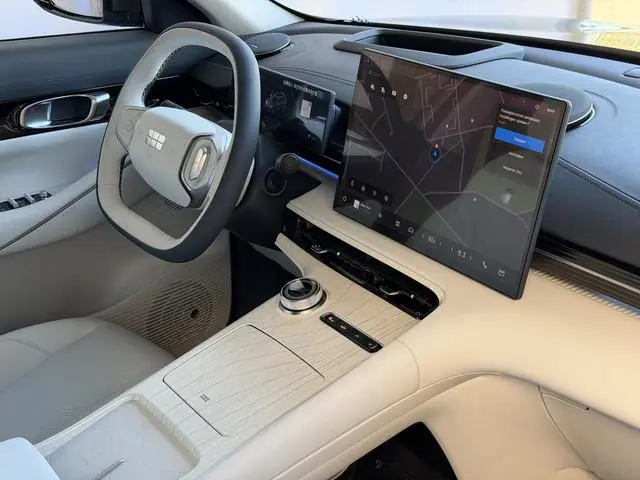 Geely E5