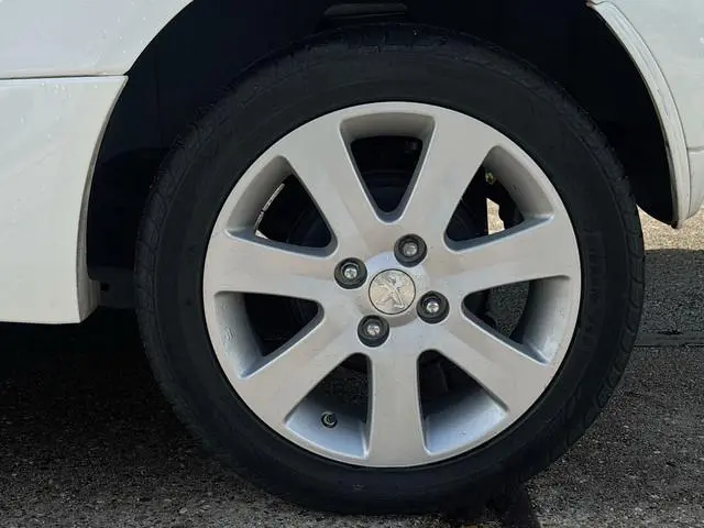 Peugeot iOn