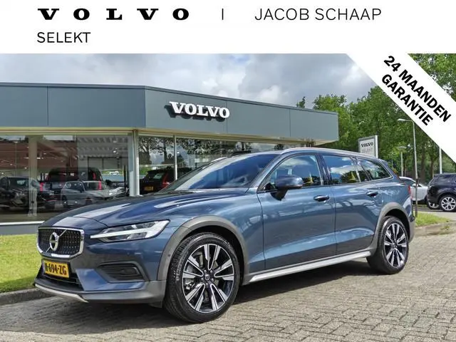 Volvo V60 Cross Country B5 265PK AWD Pro | Trekhaak | Adapt. Cruise | Stoelventilatie | Panodak |