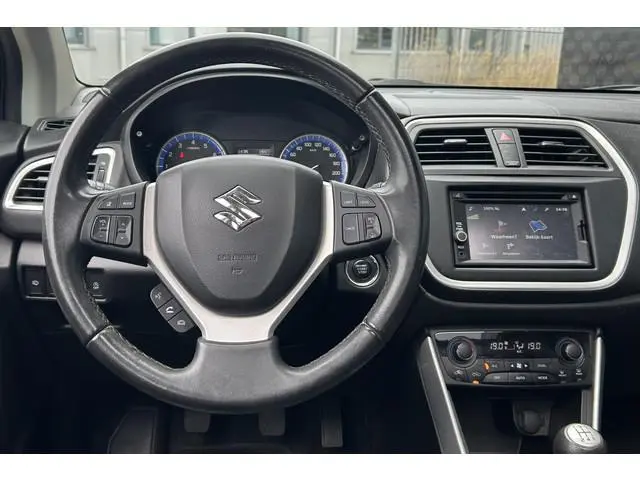 Suzuki S-Cross