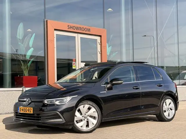 Volkswagen Golf 1.5 eTSI 1st. Edition 150PK | Pano | ACC | Memory | Massage | Stoel/Stuurverwarming...