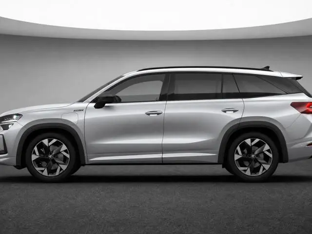 Škoda Kodiaq Sportline Limited PHEV 204 PK SUV | Trekhaak uitklapbaar | Panorama dak | 2.000,- inrui...