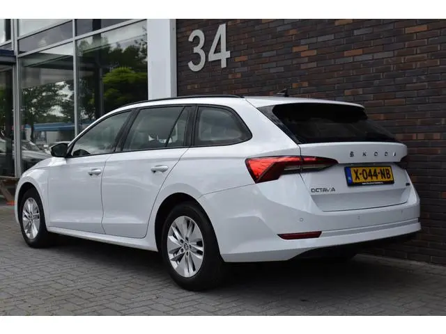Skoda Octavia Combi 1.0 e-TSI Ambition VirtualCockpit NAVI ECC