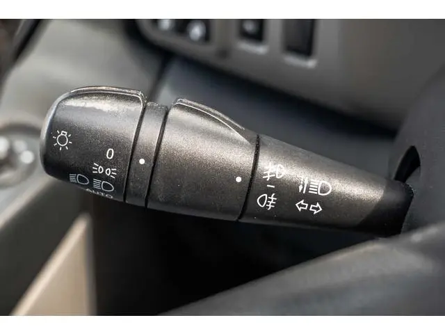 Nissan NV300