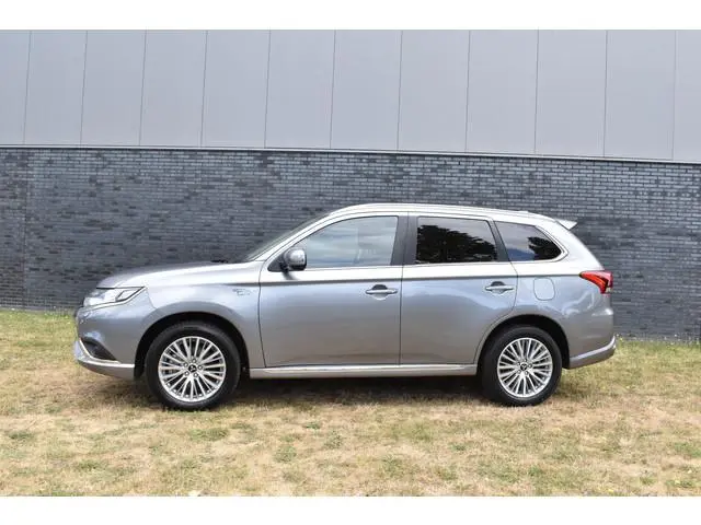 Mitsubishi Outlander 2.4 PHEV Instyle Plugin-hybride