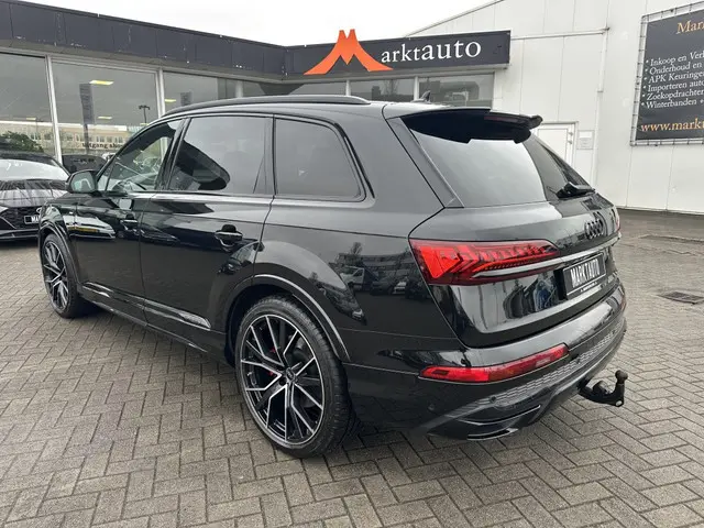 Audi Q7 55 TFSI quattro competition plus Massage 7 Persoons Headup