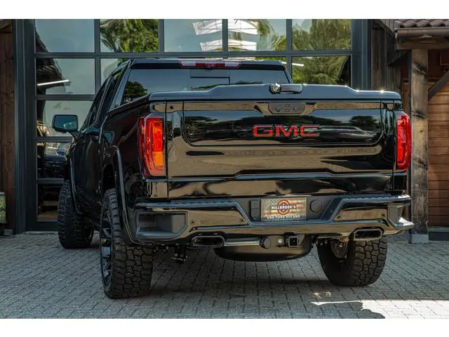 GMC Sierra Denali 6.2L V8 .