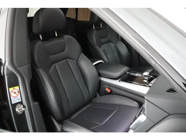 Audi Q8 60 TFSI e 462pk quattro Competition Matrix Panoramadak Trekhaak Memory Camera HUD Leder B&O...