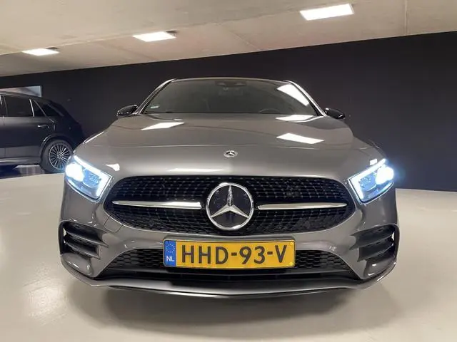 Mercedes-Benz A-klasse 250 e AMG | Premium Plus | Panoramadak | Sfeerverlichting | Stoelverwarming