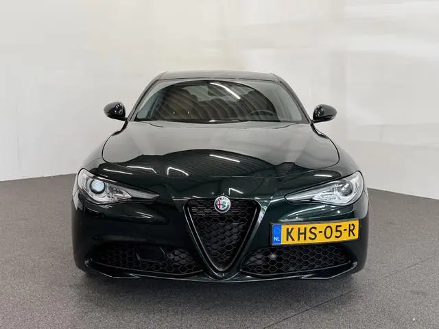 Alfa Romeo Giulia 2.0T 200pk Sprint Aut. Navigatie Apple Carplay Android Auto Camera Parkeersensoren...