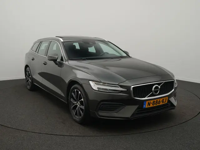 Volvo V60 2.0 B3 Momentum Business - RIJKLAARPRIJS - All Seasonbanden - Achteruitrijcamera - Elektri...