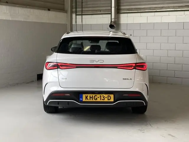 BYD SEAL