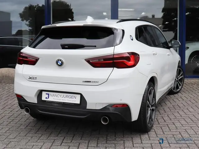 BMW X2 sDrive20i High Executive Edition | M-Pakket | Cruise Control met Remfunctie | Pano | Stoelver...