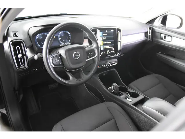 Volvo XC40 1.5 T4 Recharge Inscription *1ste Eigenaar*Navigatie*Camera*Stoelverwarming*