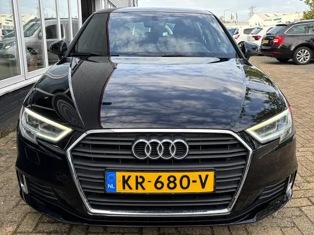 Audi A3 Sportback 1.0 TFSI Sport Lease Edition | Sportstoelen | Zwartehemel | Sfeerverlichting | Blu...