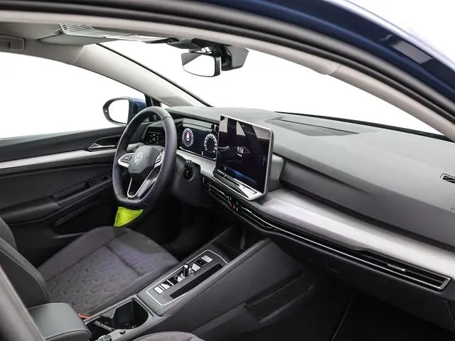 Volkswagen Golf Life Edition 1.5 eHybrid 204 PK 6 versn. DSG · Achteruitrijcamera · Draadloze telefo...