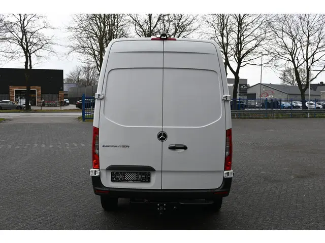Mercedes-Benz eSprinter