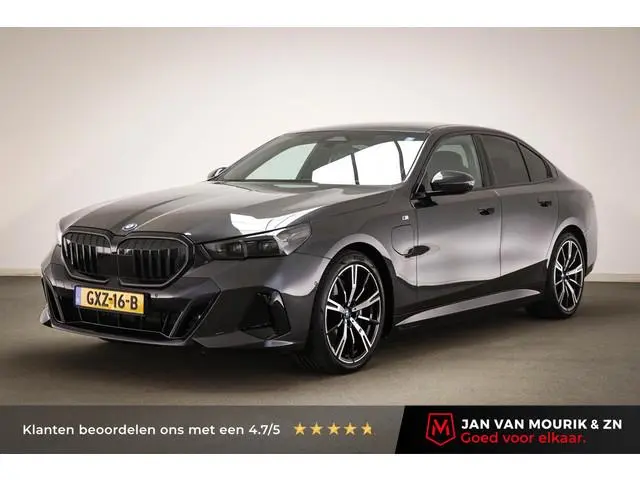 BMW 5-serie 550e xDrive | HEAD UP | BOWER & WILKINS | STOELVENTILATIE | 360 CAMERA | 20"