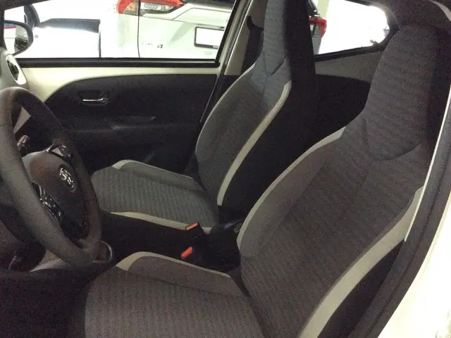 TOYOTA Aygo 1.0 VVT-i 72pk 5D x-joy * Apple Carplay * Direct leverbaar!