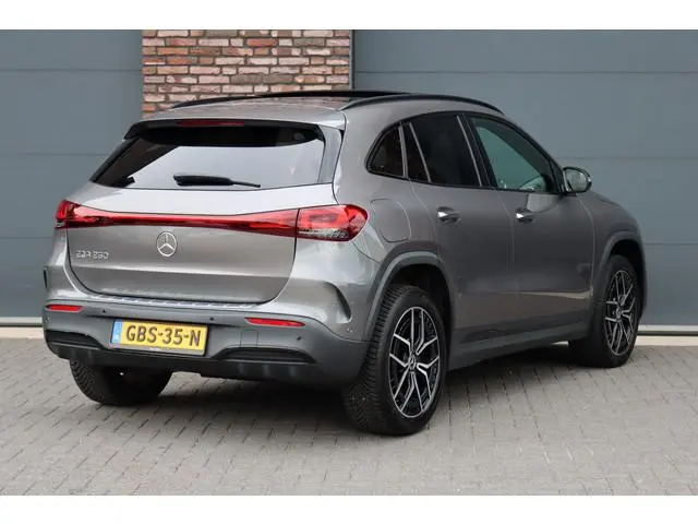 Mercedes-Benz EQA 250 Sport Edition 67 kWh | Panoramadak | Trekhaak | Widescreen | Keyless Go | Came...